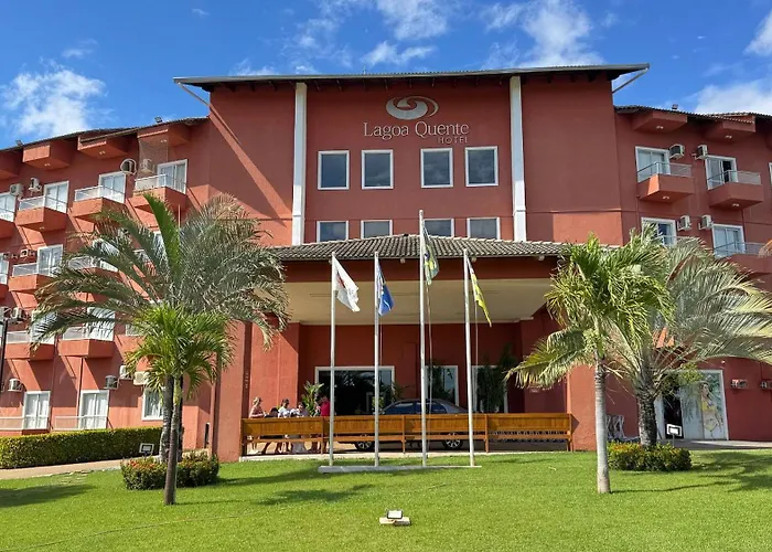 Apartamentos Lagoa Quente Hotel